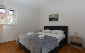 Apartment (Two Bedroom Apartment with Terrace)