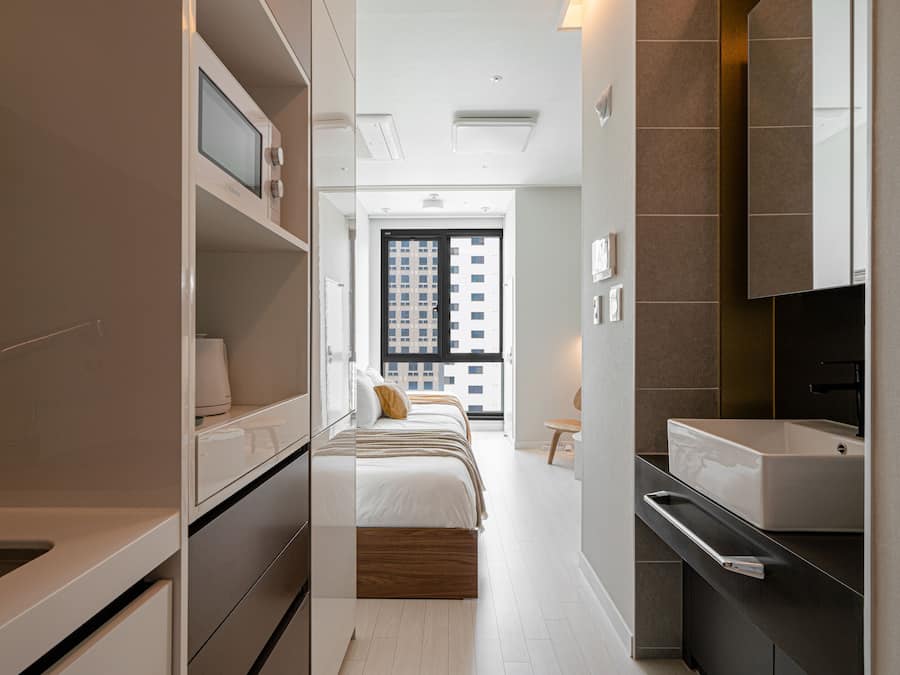 Studio Twin | Private kitchen | Fridge, microwave, stovetop, coffee/tea maker