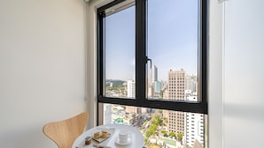 케이블 채널 시청이 가능한 43인치 평면 TV, TV, 넷플릭스