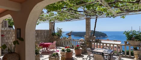 Apartamento (Two-Bedroom Apartment with Terrace) | Terraza o patio