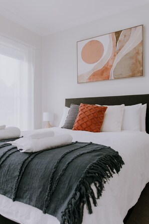 2 bedrooms, iron/ironing board, travel cot, free WiFi