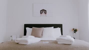 2 bedrooms, iron/ironing board, travel cot, free WiFi
