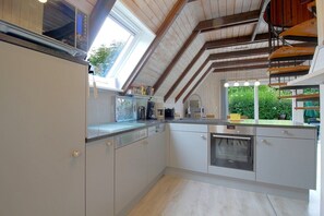 Køleskab, mikrobølgeovn, ovn, opvaskemaskine