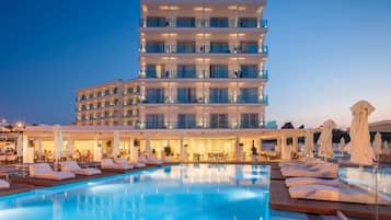 Depan hartanah - siang/malam