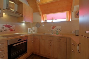 Kühlschrank, Mikrowelle, Ofen, Geschirrspüler