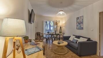 Televisie en een tafeltennistafel