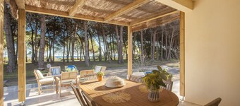 3 bedrooms, 2 bathrooms, 100 m from the beach, direct access