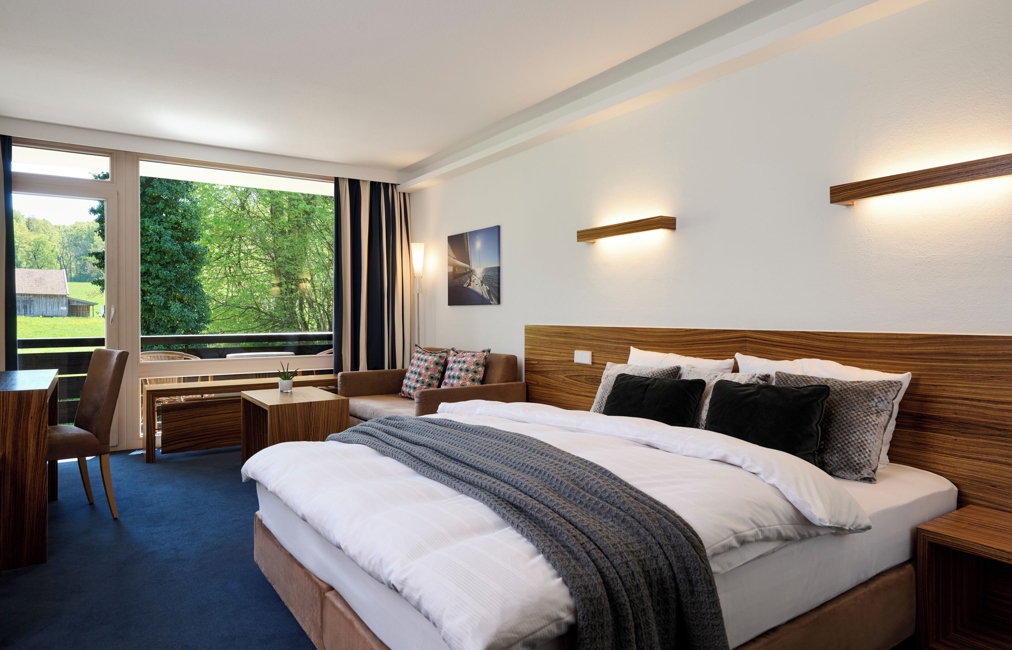 Hypo-allergenic bedding, minibar, in-room safe, individually decorated
