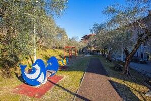 Children’s play area – outdoor