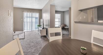 Relaxing 1BR Suite in Heart of Midland