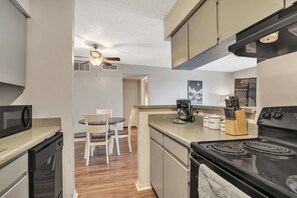 Apartment (1 Bedroom) | Private kitchen
