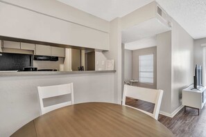 Dining - Spacious 1BR Suite + Outdoor Pool (Midland)