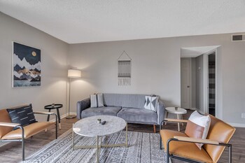 Relaxing 1-bedroom Flat + Outdoor Pool