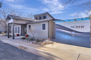 Exterior - Quiet 1BR in Heart of Midland (Midland)