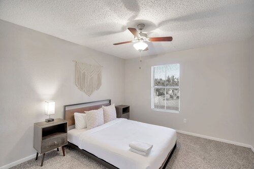 Quiet 1BR in Heart of Midland