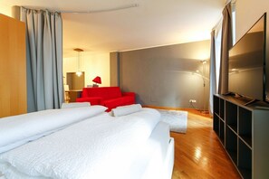 Iron/ironing board, WiFi, bed sheets