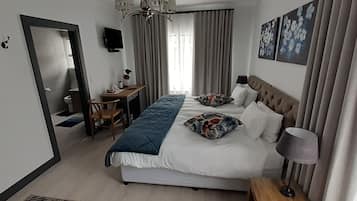 Luxury Twin Room | Premium bedding, in-room safe, individually decorated