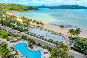 Pool - Whitsunday East 1106 on Hamilton Island by HamoRent (Hamilton Island)