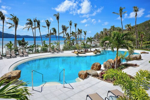 Whitsunday East 1106 on Hamilton Island by HamoRent