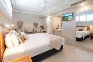 1 bedroom, iron/ironing board, free WiFi, bed sheets - Whitsunday East 1106 on Hamilton Island by HamoRent (Hamilton Island)
