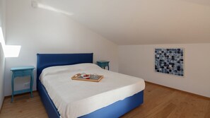 2 chambres, fer et planche à repasser, lit de bébé portatif, Wi-Fi