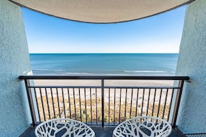 Property grounds - Beachfront resort condo with balcony & pool (Myrtle Beach)