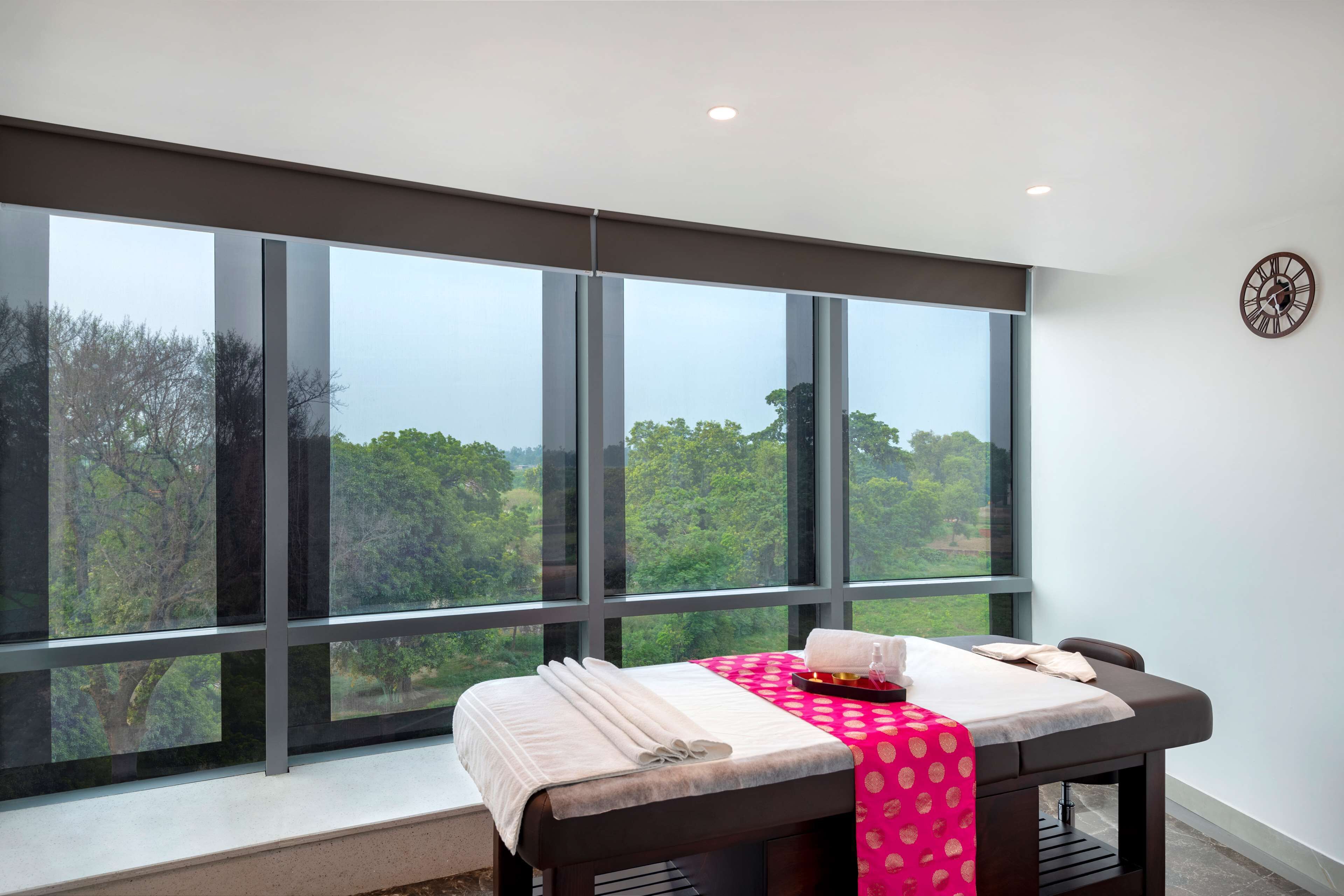 Couples treatment rooms, body treatments, body wraps, body scrubs