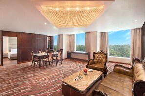 Desk, laptop workspace, soundproofing, iron/ironing board - Radisson Hotel Bareilly Airport (Bareilly)