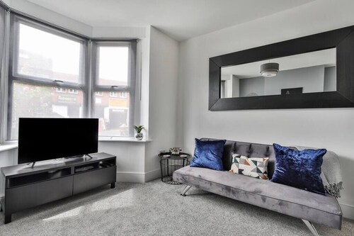 ★Refurbished★ Plush Property|Great Transport Links