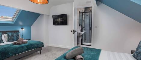 3 bedrooms, iron/ironing board, travel cot, WiFi