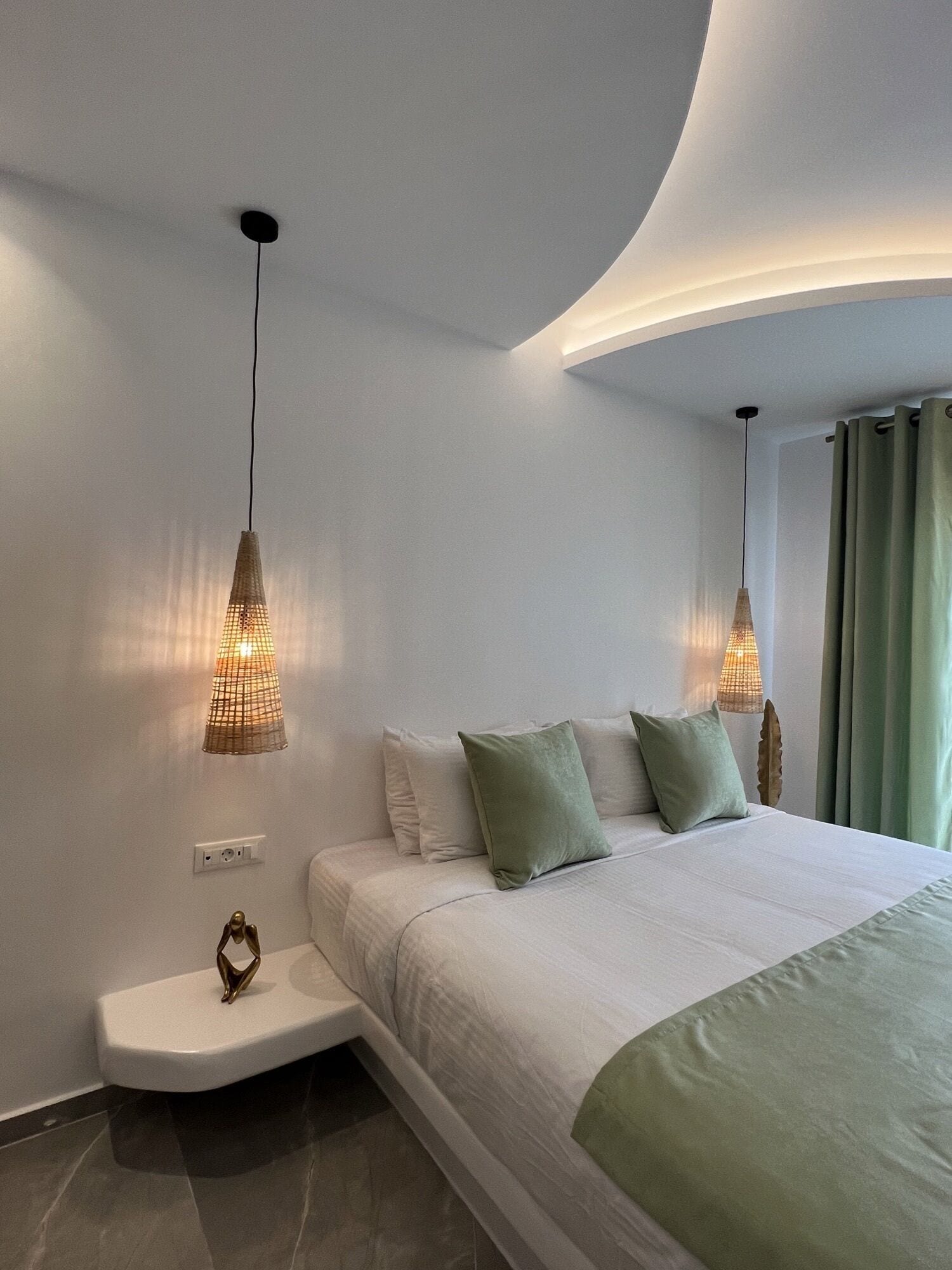 superior suite, jetted tub, sea view | 1 bedroom, individually decorated, individually furnished, desk