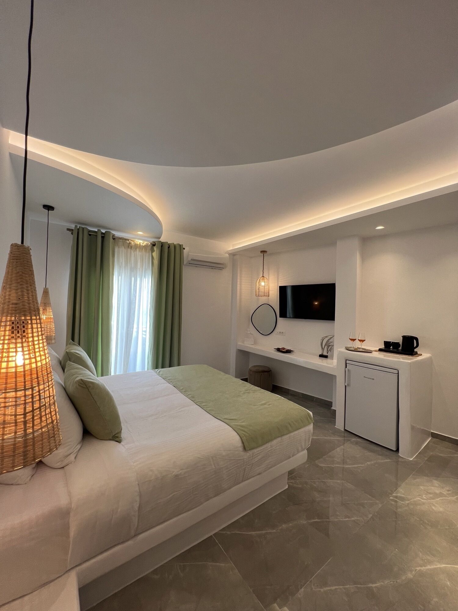 superior suite, jetted tub, sea view | 1 bedroom, individually decorated, individually furnished, desk