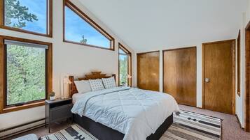 Cabin, 3 Bedrooms | 3 bedrooms, iron/ironing board, free WiFi, bed sheets