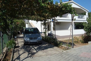 Appartement | Stationnement | Stationnement libre-service
