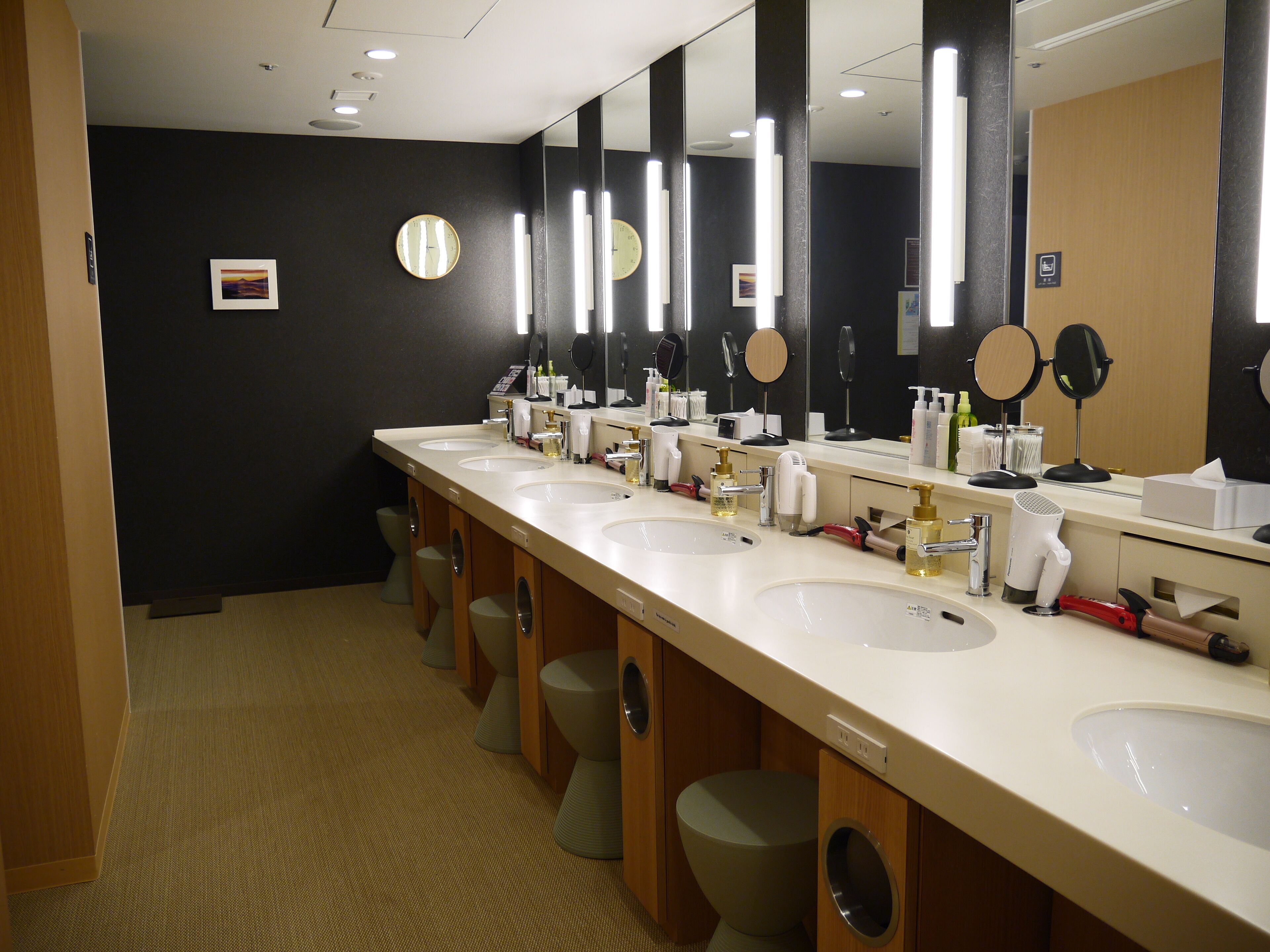 1 bedroom, in-room safe, iron/ironing board, free wifi