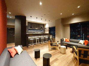 Bar (trong khuôn viên)
