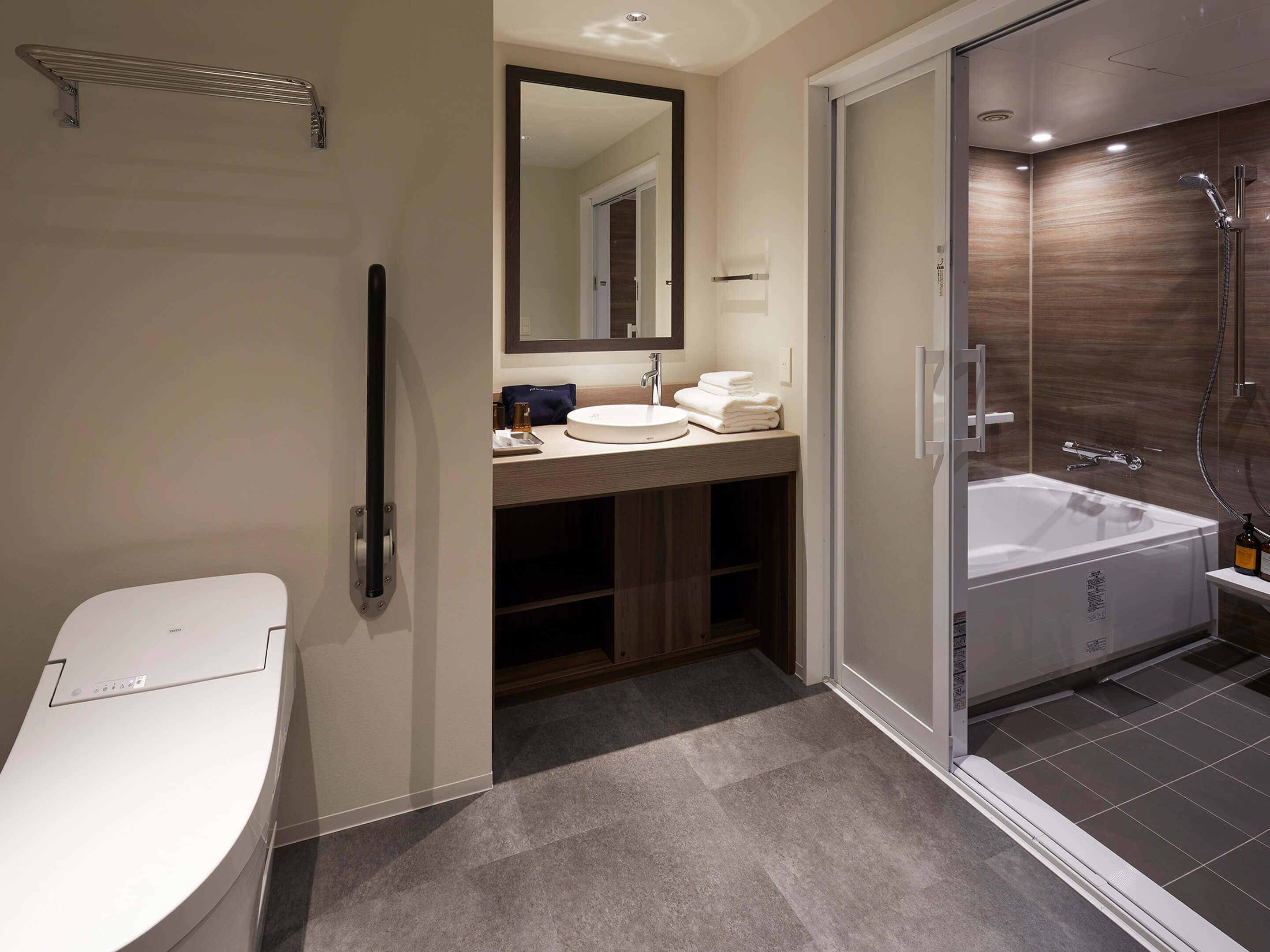 accessible twin room, non smoking | 1 bedroom, in-room safe, free wifi, bed sheets