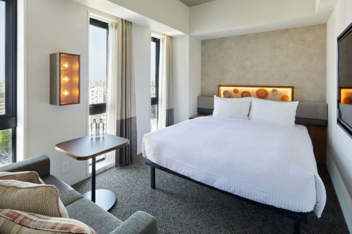In-room safe, free WiFi, bed sheets