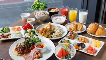 Tägliches Frühstücksbuffet (2000 JPY pro Person)