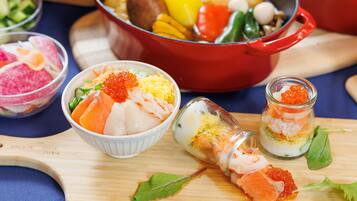 朝食 (ビュッフェ)、毎日提供 (1 名様 2000 JPY)