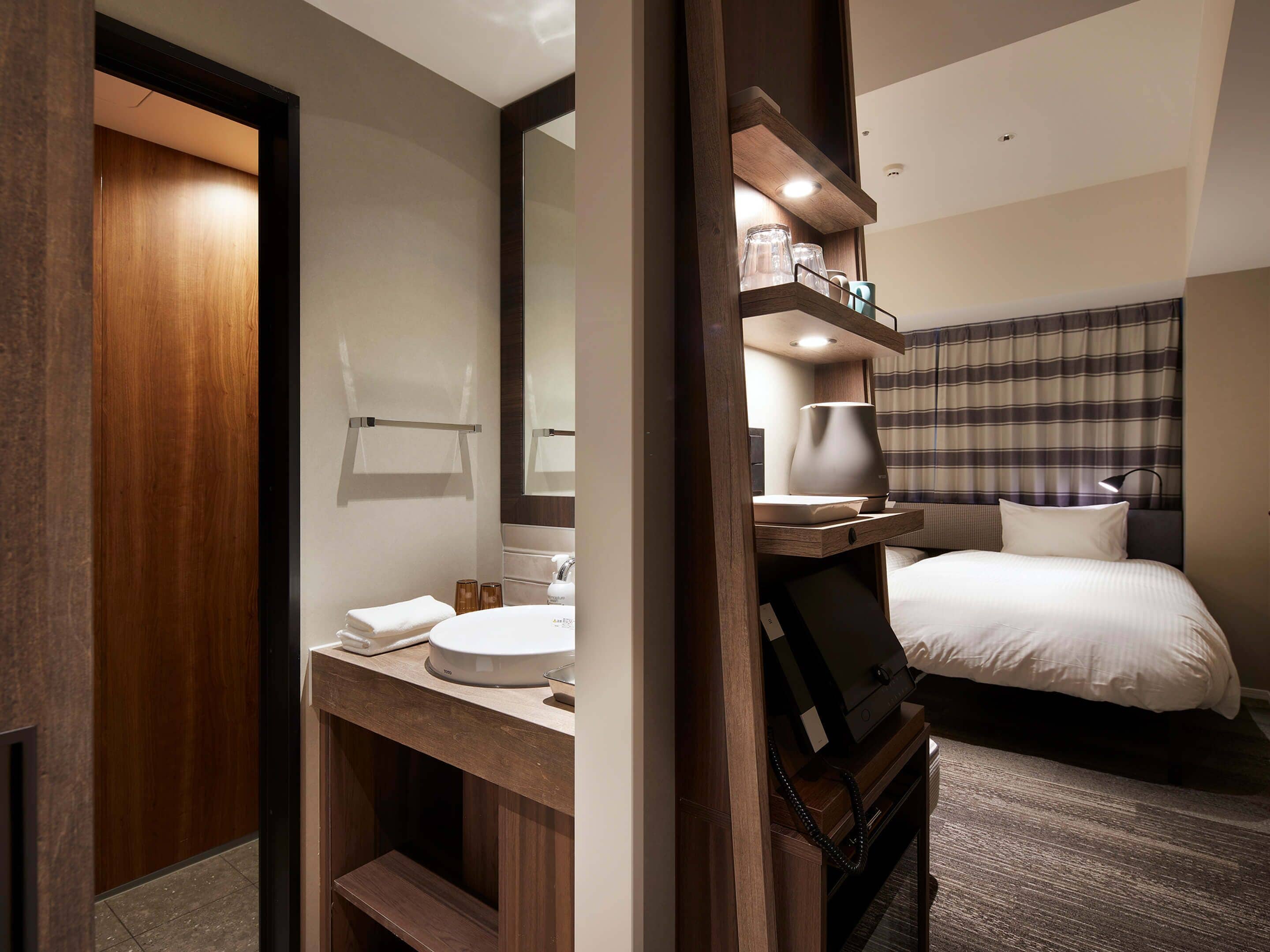 deluxe twin room, non smoking | 1 bedroom, in-room safe, free wifi, bed sheets