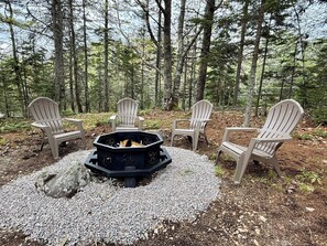 Property grounds - Bar Harbor Cabin Minutes to Downtown and Acadia National Park (Bar Harbor)