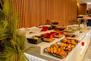 Daily continental breakfast (EUR 10 per person)