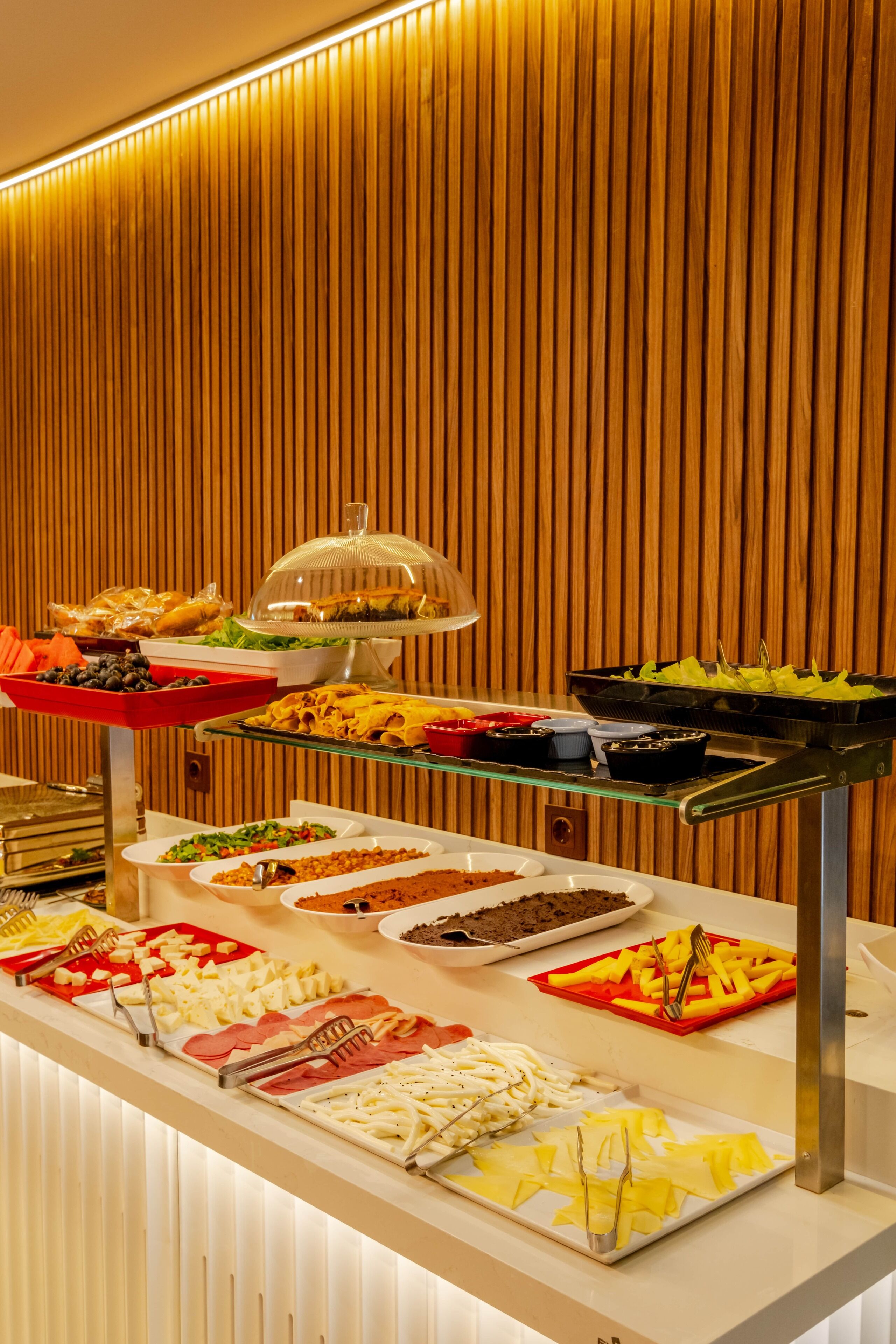 daily continental breakfast (eur 10 per person)