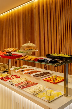 Desayuno continental todos los días (con cargo)