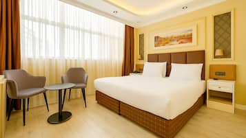 Deluxe Double Room | Street view