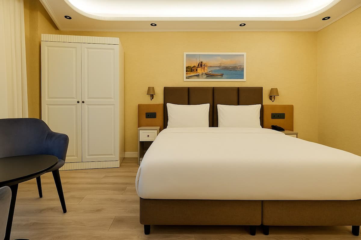 Economy Double Room, 1 Queen Bed | 1 bedroom, Egyptian cotton sheets, premium bedding, minibar