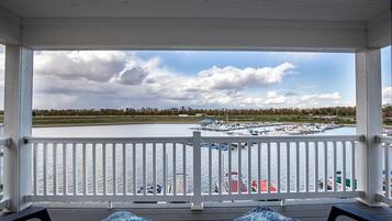 House, Multiple Beds (Hook, Wine, & Sinker) | Balcony