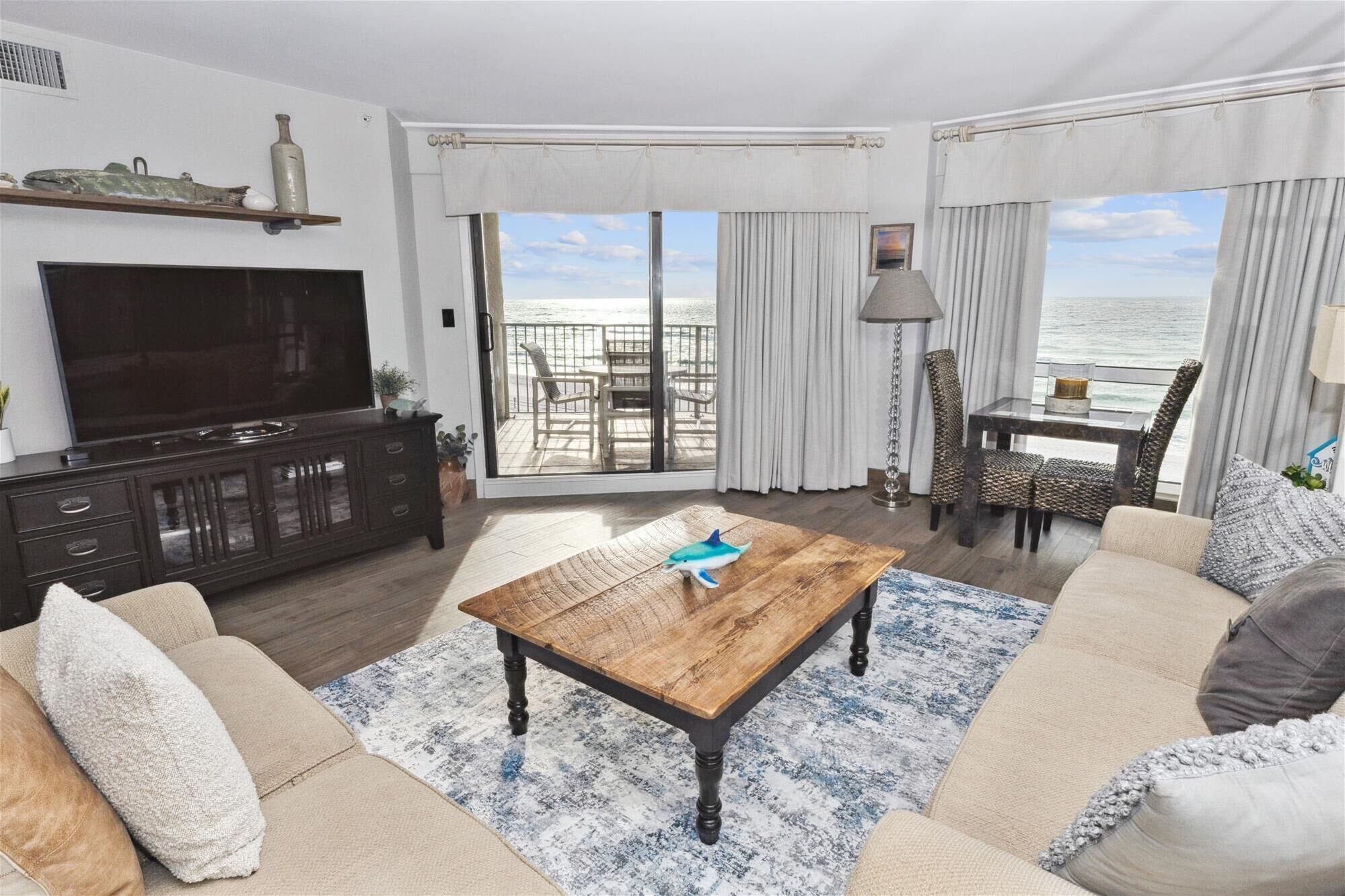 IR 402 Is a Gorgeous Gulf Front 2 br/2bath w/washer & dryer