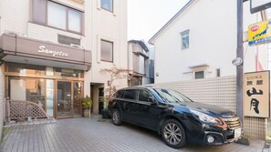 Exterior detail - Ryokan Sangetsu (Mishima)